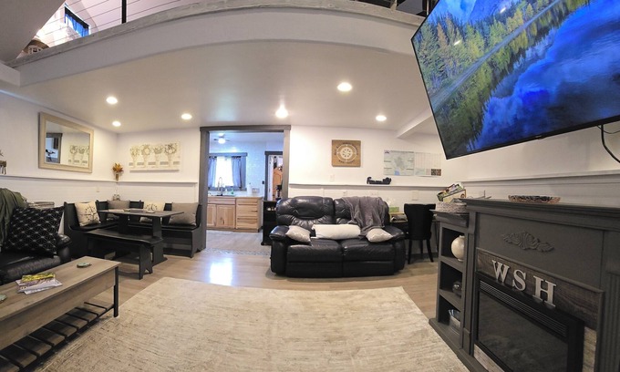 Kalispell House | Whitefish Stage Hideaway~n~Gateway To Glaciern100-5 Star Vacation Rental Reviews