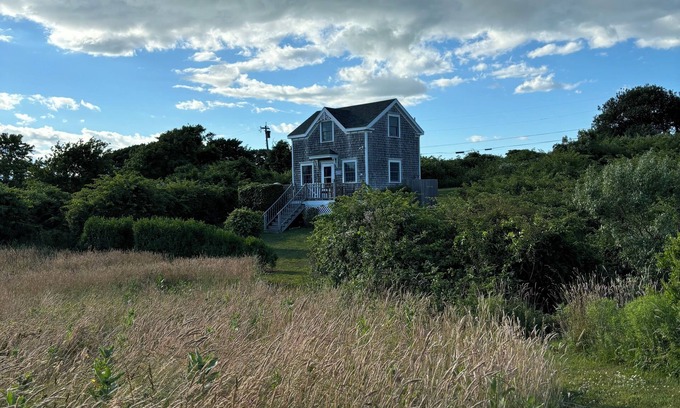 Block Island Cottage | Whitegate Cottage will not be renting in 2025. Thank you to our past guests.