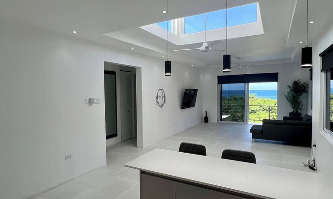 Whitehouse Apartment | Whitehouse 2-Bed Apartment Sea View Balcony