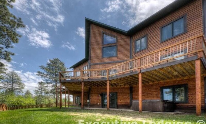Deadwood Cabin | Whitetail Ridge in Sturgis