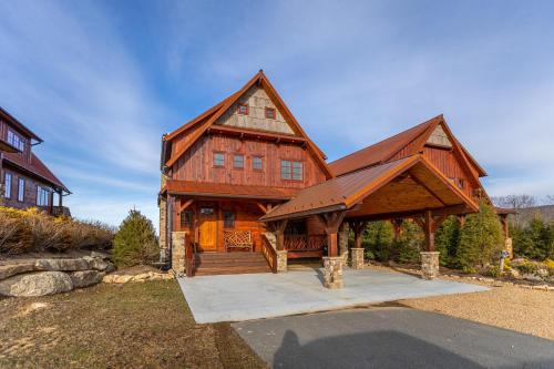 Elk Park House | Whitetail Ridge Lodge at Eagles Nest
