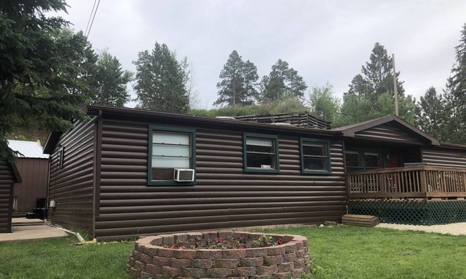 Deadwood Cottage | Whitewood Creek Cottage in Deadwood Along the Mickelson Trail