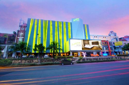 Kelapa Gading Barat Hotel | Whiz Prime Hotel Kelapa Gading