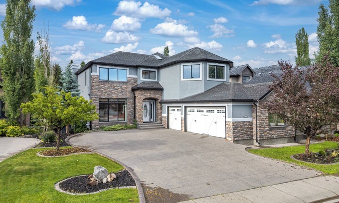 Southwest Calgary House | WHOLE HOUSE/TOP-NOTCH AREA/8 BEDROOM/ON FISH-CREEK PARK/SLEEPS 25 PERSONS