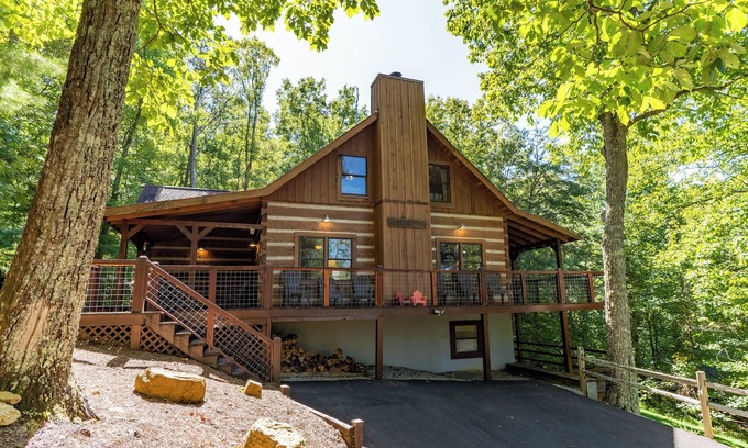 Gatlinburg - Pigeon Forge Cabin | Why choose GracePointe Valley? Read our reviews!