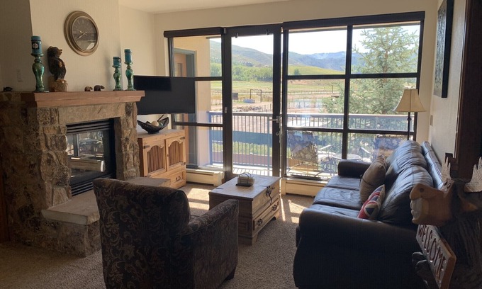 Avon Condo | Why pay resort prices? Stunning Vail Views at Avon Prices!