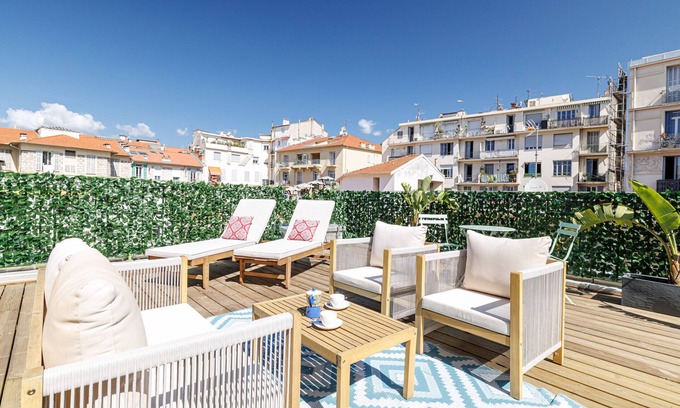 Thiers Apartment | Wide Open Sky Terrace 1 Bdr