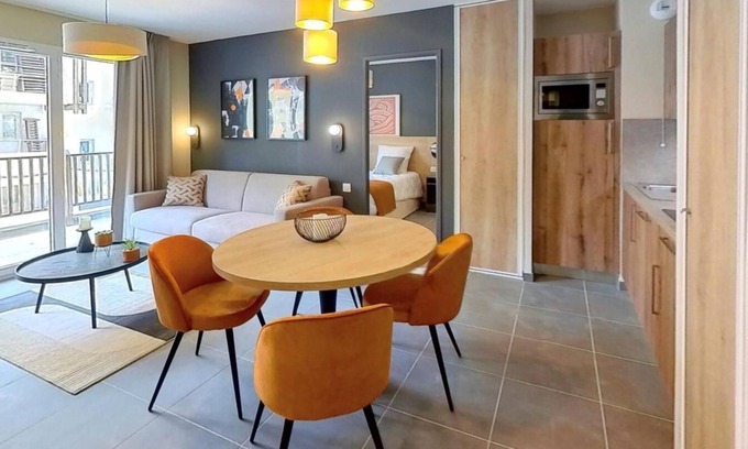 Saint-Etienne-de-Tinee Apartment | Wifi, 350m from resort center, swimming pool, sauna, hammam, parking, tv, ski locker, 31m², Auron