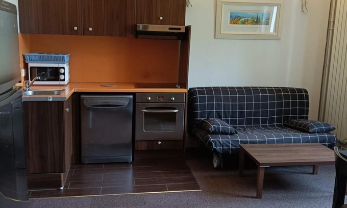 Jausiers Apartment | Wifi, 3rd floor, swimming pool, sauna, parking, tv, 55m², Pra Loup
