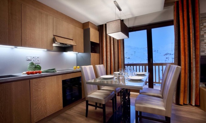 Arc-2000 Apartment | Wifi, 50m from resort center, fitness, swimming pool, sauna, hammam, balcony, tv, ski locker, 45m²