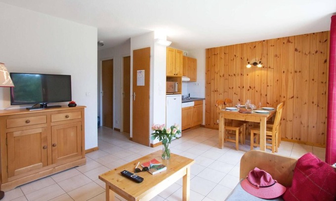 Saint-Etienne-en-Devoluy Apartment | Wifi, fitness, swimming pool, terrace, balcony, parking, tv, ski locker, 34m², Superdévoluy