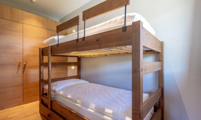 Vercorin Apartment | Wifi, ski-in/ski-out & foot of the slopes, sauna, hammam, balcony, tv, ski locker, 62m², Vercorin