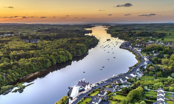 Bunnyconnellan Cottage | WILD ATLANTIC WAY, cosy 2 bedroom Mayo home sleeps 4 guests, nr. Ballina & Beach