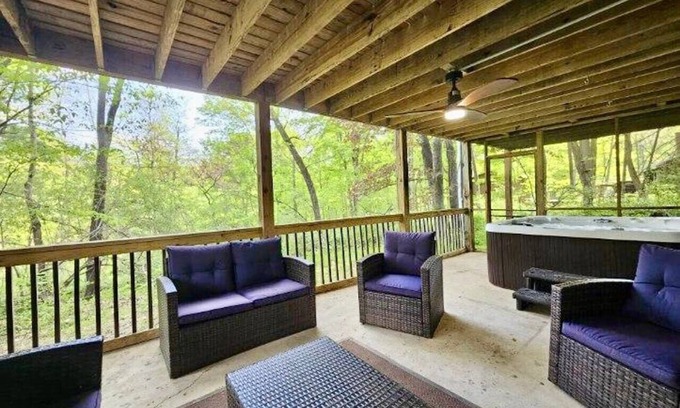 Berkeley Springs Cabin | Wild Flower-Themed Retreat