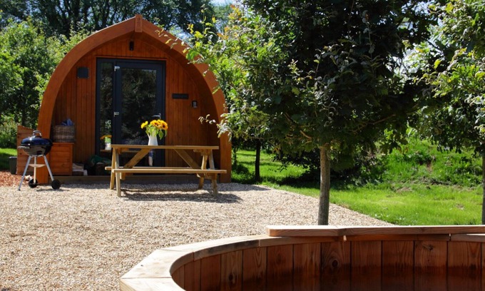 Newton Ferrers Cabin | Wild Luxury Buttercup Glamping Pod with WoodFired Hot Tub in quiet rural setting