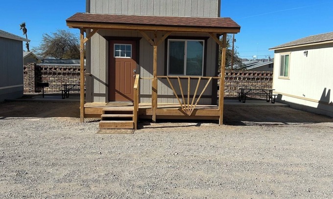 Quartzsite House | Wild West Cabin Suite
