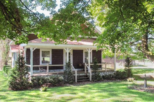 Le Roy House | Wilderness Retreat and Cross-Country Ski Center!