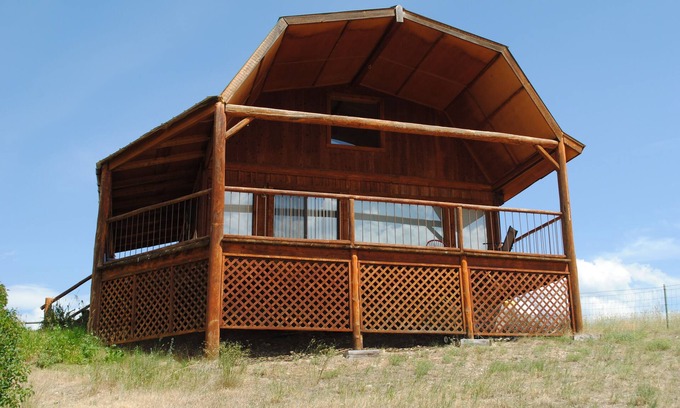 Corvallis Cabin | Wilderness Spirit Cabins, LLC-'Eagle Nest'- Heavenly Mountain Views