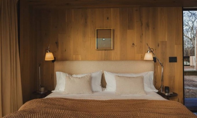 West Tawakoni Cabin | Wilding Hotels Tawakoni Gathering Suite