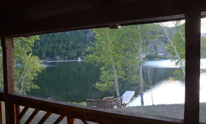 Salmon House | Williams Lake Resort