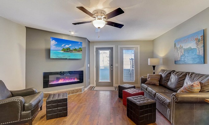 Lake Delton Condo | Williamson Family Condo at Lighthouse Cove