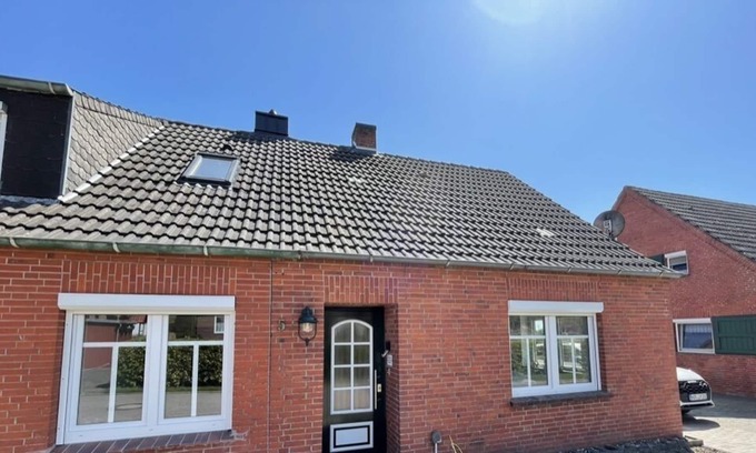 Pilsum House | Willkommen in Unserer Frisch Sanierten Ferienwohnung in Pilsum!