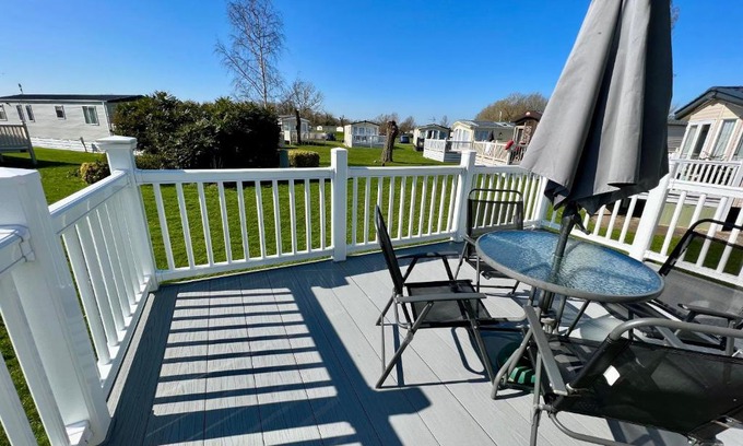 South Cerney House | Willow Lodge