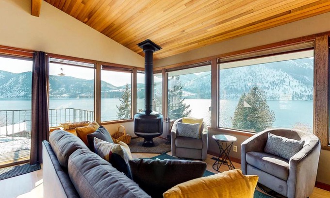 Willow Point House | Willow Point Vista