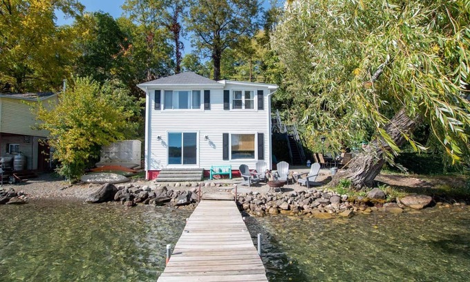 Penn Yan House | Willow Tree Cottage: Pet Friendly + Lakeside Vacation