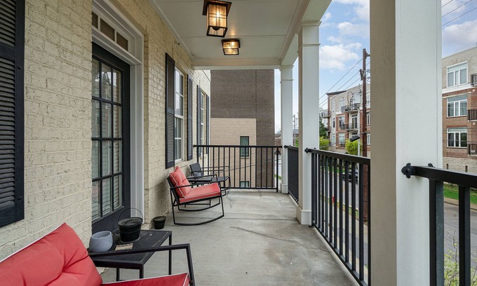 West End Cottage | Willow-walk to Centennial Park-5 Mins to Broadway