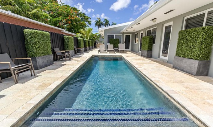 Wilton Manors Apartment | Wiltonplex B