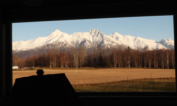 Palmer Bed & Breakfast | Windflower B&B: Charming Neighborhood and Stunning Mountain Views