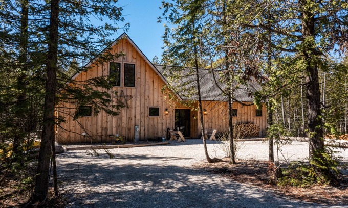 North Bay House | Winding Down - A Retreat on the "Quiet Side"