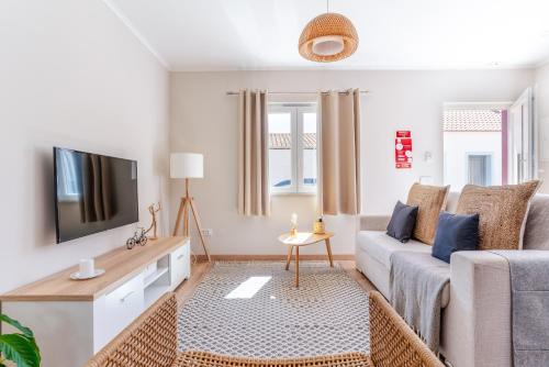 Baiona Apartment | Windmill Escape - Onda Townhouse