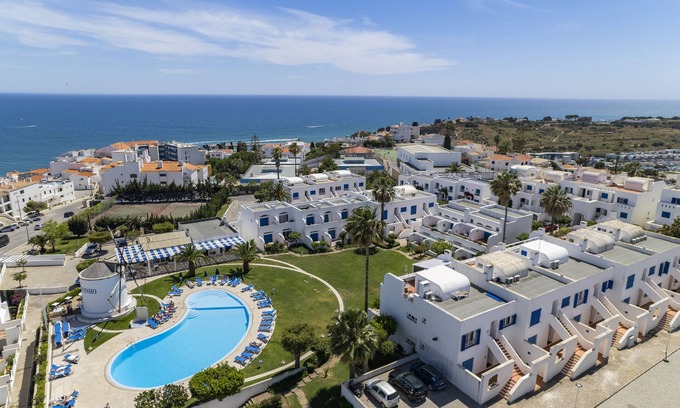 Albufeira Apartment | Windmill Hill, Fantastic 1 bedroom apartment, great sea views, A/C, 3 terraces.