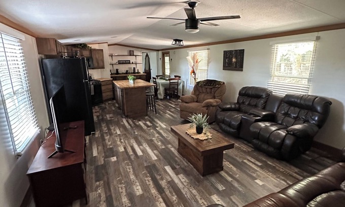 Ashley Oaks House | Windrock Hills -Direct Trail Access 3BR Retreat.