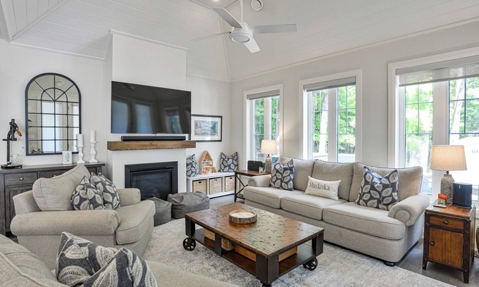 Minett House | Windsong Cottage (#13)