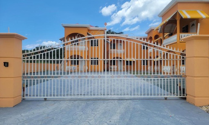 Savanna la Mar Apartment | Windsor Luxury Palace