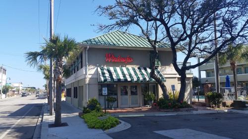 Downtown Myrtle Beach Hotel | Windsurfer Hotel