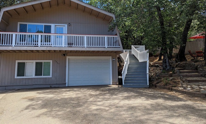 Placerville House | Wine country getaway - with tons of extra space.