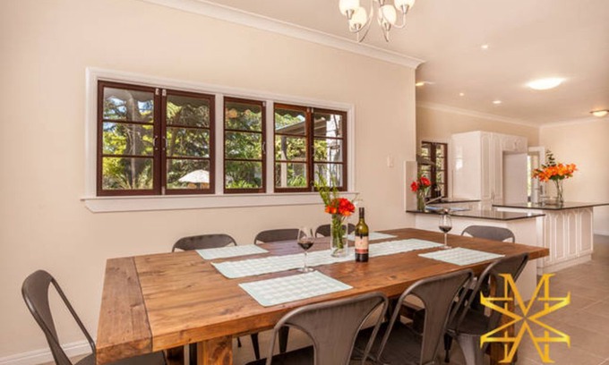 Mount Tamborine House | Wine Makers Cottage Mason Wines
