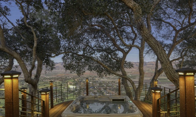 San Luis Obispo House | Wine to Waves A Scenic Beauty Edna Valley Home