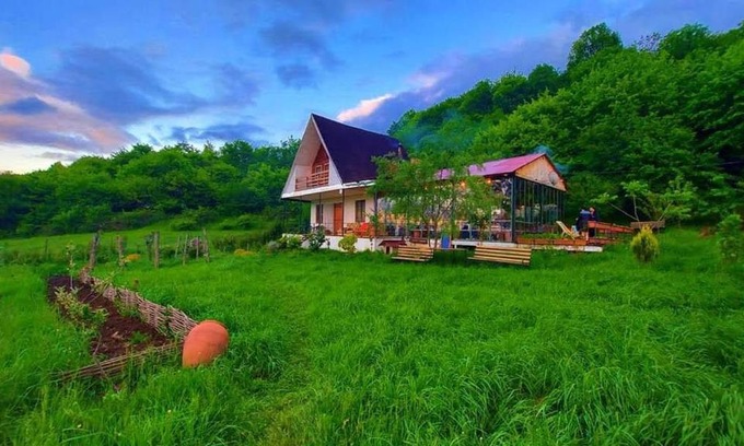 Damchkhreula House | Winery & Brewery - Family Guesthouse "Villa Rbona"