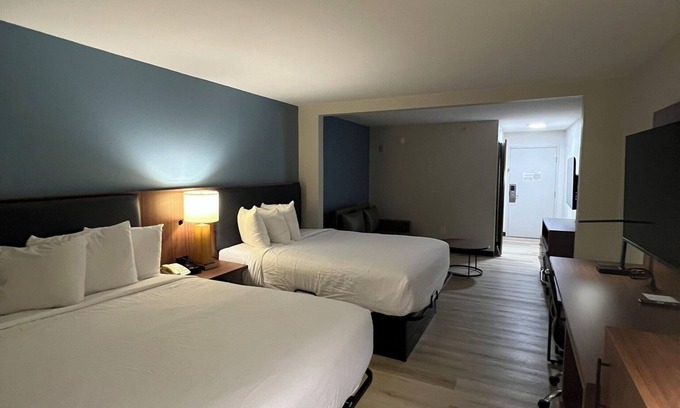 Dublin Hotel | Wingate by Wyndham Dublin Near Claytor Lake State Park