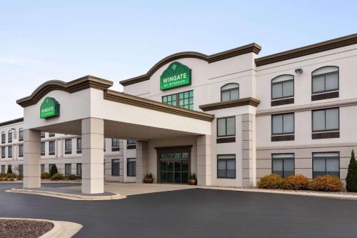 Ashwaubenon Hotel | Wingate by Wyndham Green Bay