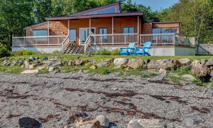 Trenton Cottage | Wings Cottage - Oceanfront!