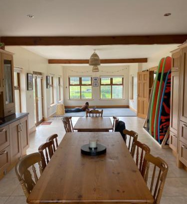 Donegal House | Winki Waves Surf Lodge - Sauna Included