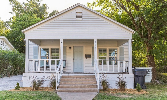 Central Oklahoma City House | Winsome Woodward 2bd, 1 ba near fairgrounds and OKC Downtown Riverwalk