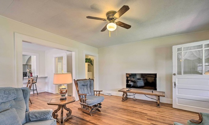 Winston - Salem House | Winston-Salem Retreat w/ Yard ~ 6 Mi to Dtwn!