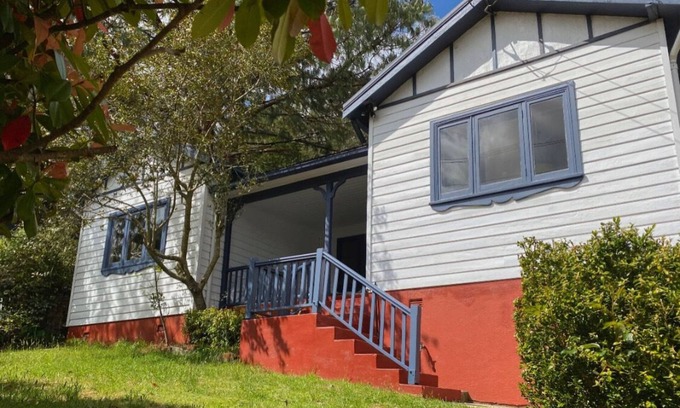 Katoomba House | Winter Escape Highside Cottage - Luxurious Cottage Blue Moutains